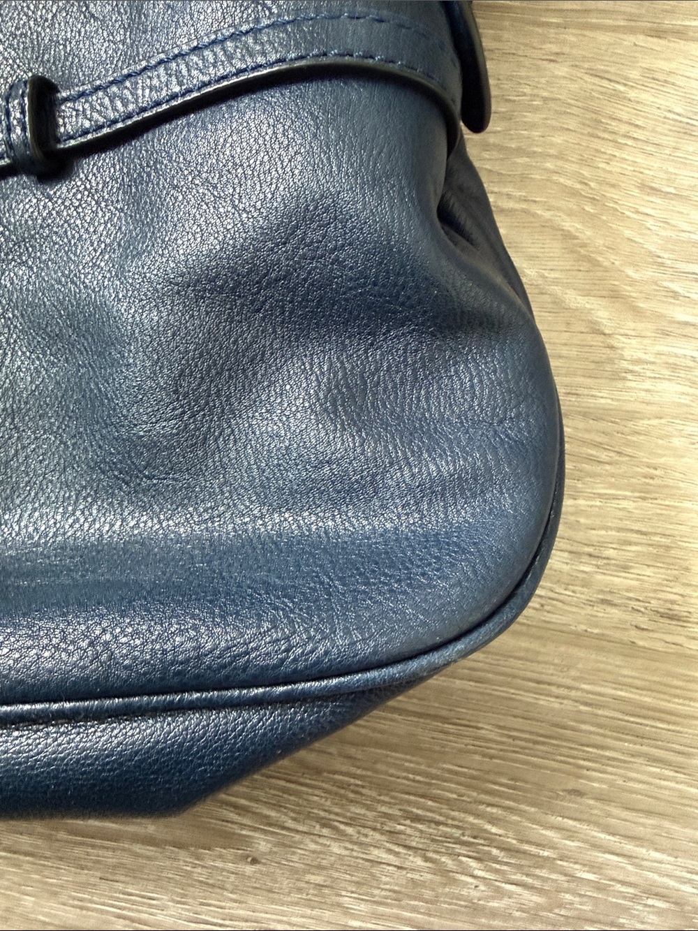 Marc by Marc Jacobs Navy Leather Shoulder Bag with Gold Bird Hardware - Picture 6 of 7